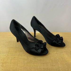 Nine West Black Satin Dressy Heels with Front Ribbon Design | woman’s size 9